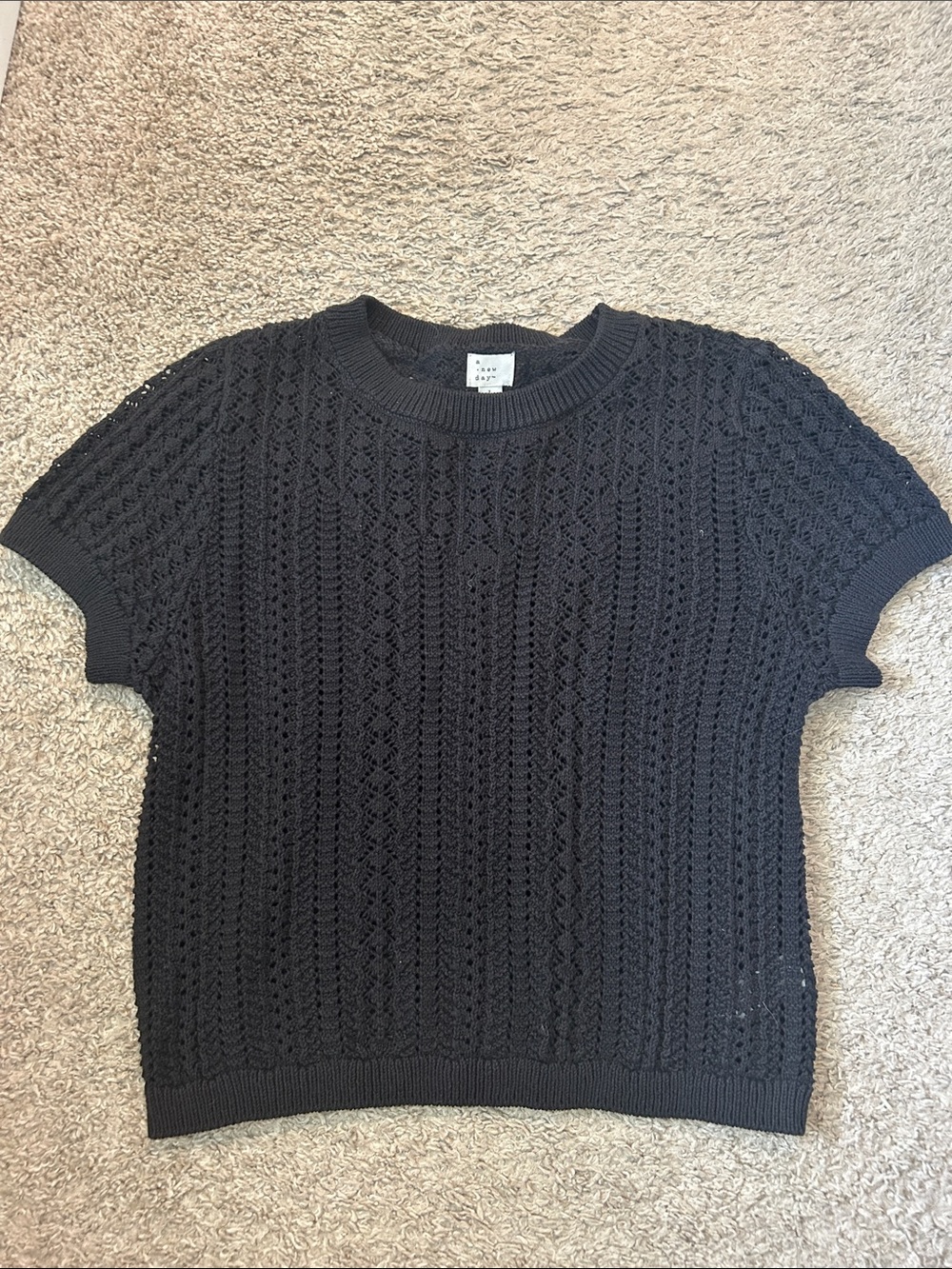 Black Short Sleeve Knit Sweater Top - Large